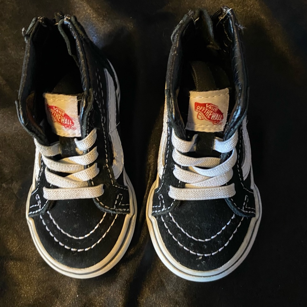 Vans Black and White Classic Sneakers Canvas Low-Top